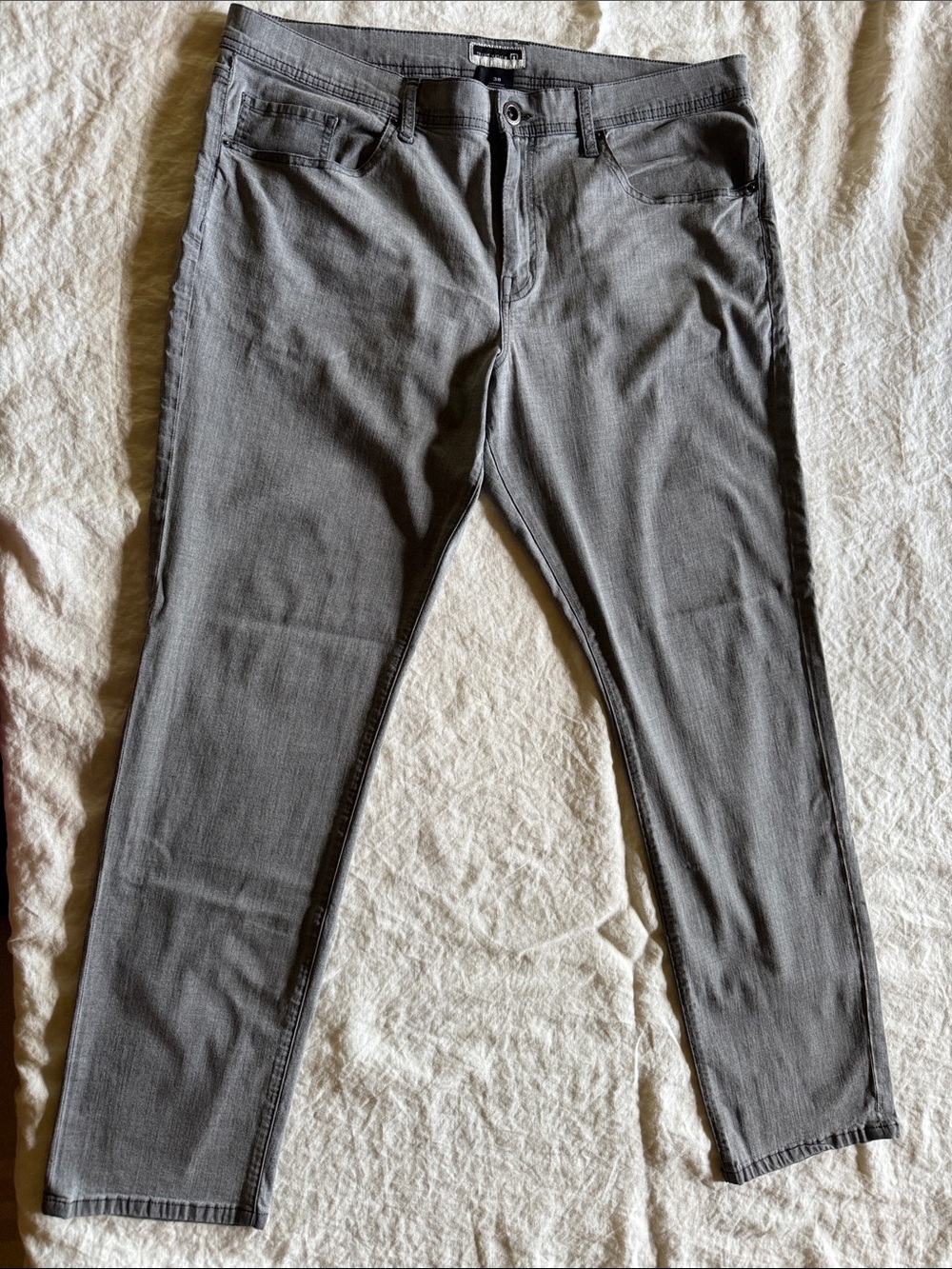 Travis Mathew Men’s Legacy Featherweight Jeans Gray